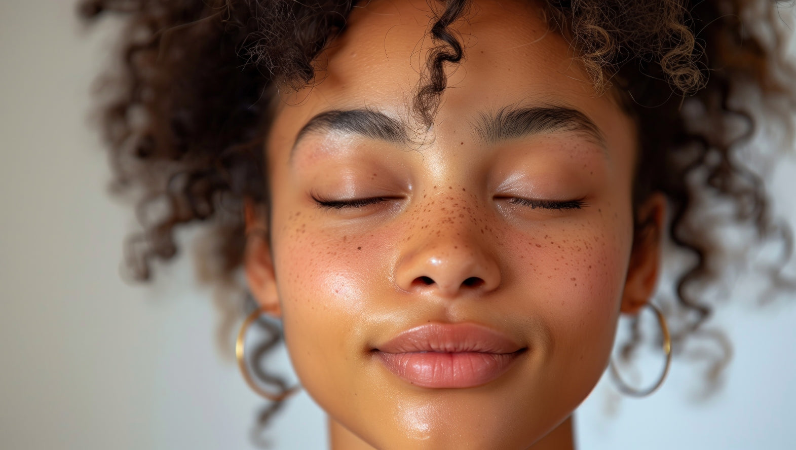 Clearing the Path: Aemlie's Gentle Touch Nourishing Cleansing Balm for Oily Skin Unveiled